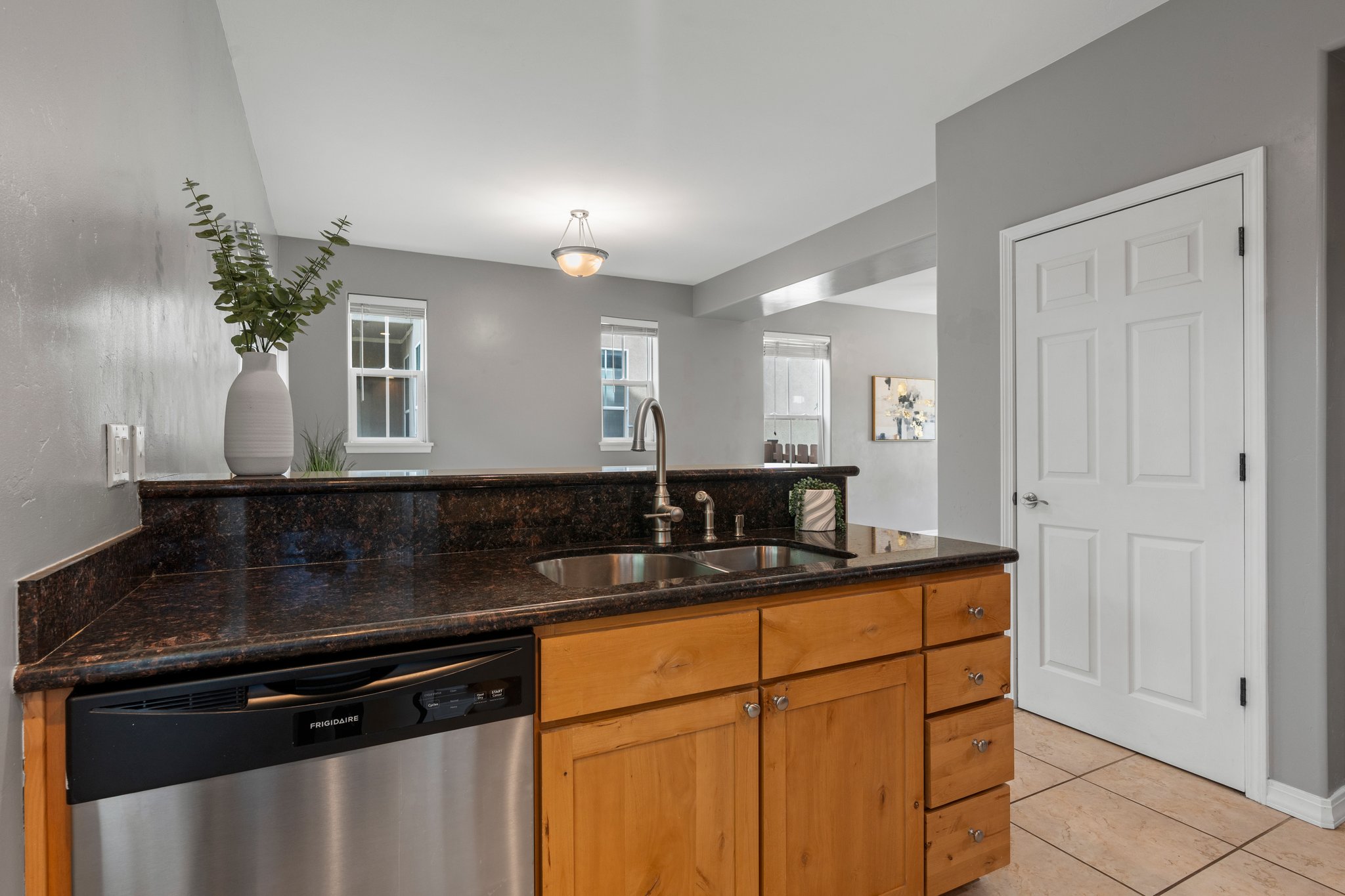 11-web-or-mls-Rodgers-235ClearSpringAve-103