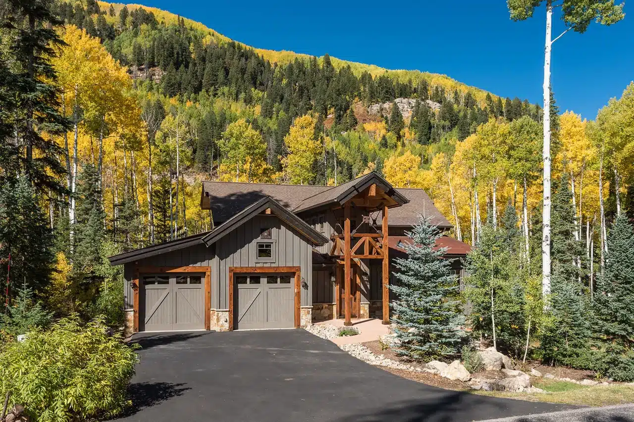 16 Storm Peak - Front