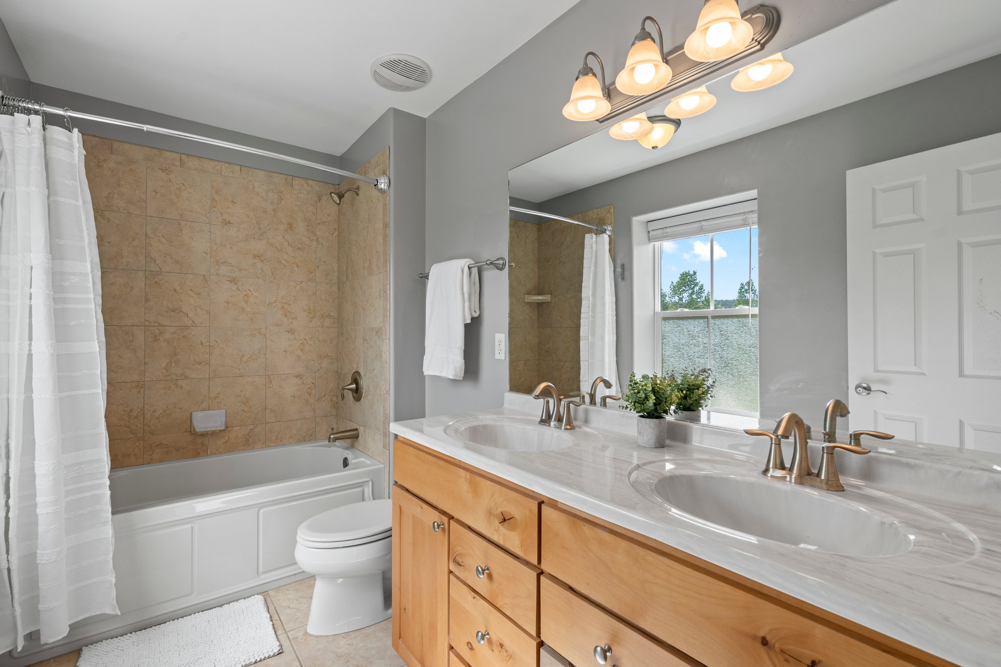 19-web-or-mls-Rodgers-235ClearSpringAve-203